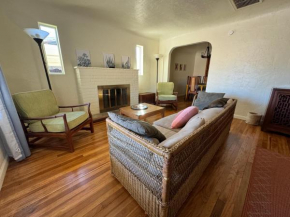 3BR retreat with pool in central Tucson, near UA